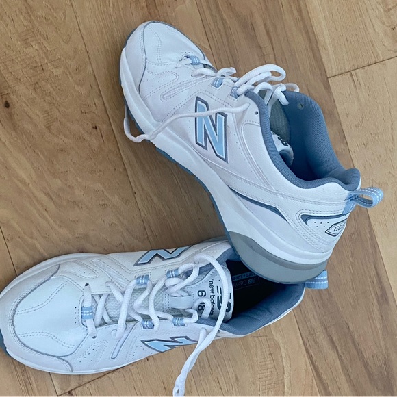 New Balance 608 Women’s Size 9 Gently Worn - Picture 2 of 4
